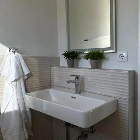 Bunja No2 Lejlighed *